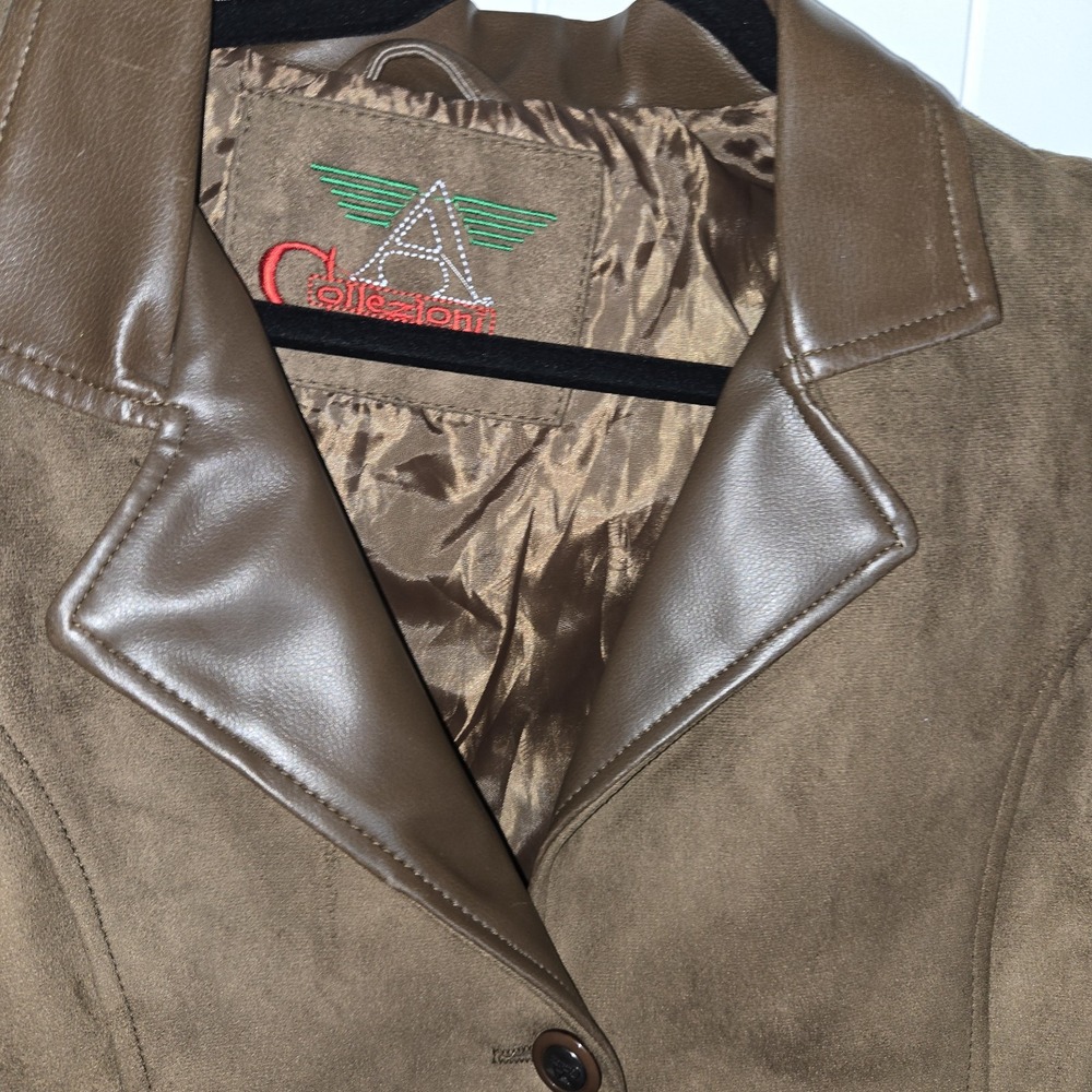 A Collezione olive/brown cropped jacket - Picture 2 of 11